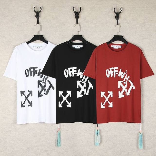 1261- 黑色 白色 红色 S M L Xl Off-White经典力作！这三件T恤谁能不爱！ Off White又双叒放大招啦！作为时尚潮牌界的顶流，Off