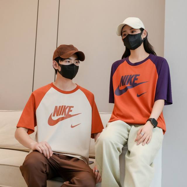 专柜质量 稳定货足 主推 品牌 : 耐克 款号 : 2558短T 尺码 : S-2Xl 颜色 : 图片色 面料 : 纯棉， 即转即卖 ，做工精细无线头,休闲运动