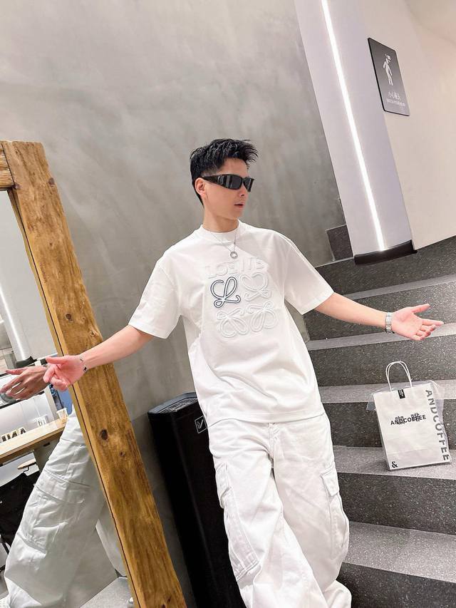 9937 罗意威中空立体绣短袖 黑灰色 白色S M L Xl S 胸围54 衣长69 肩宽53 M 胸围56 衣长71 肩宽54 L 胸围58 衣长73 肩宽5