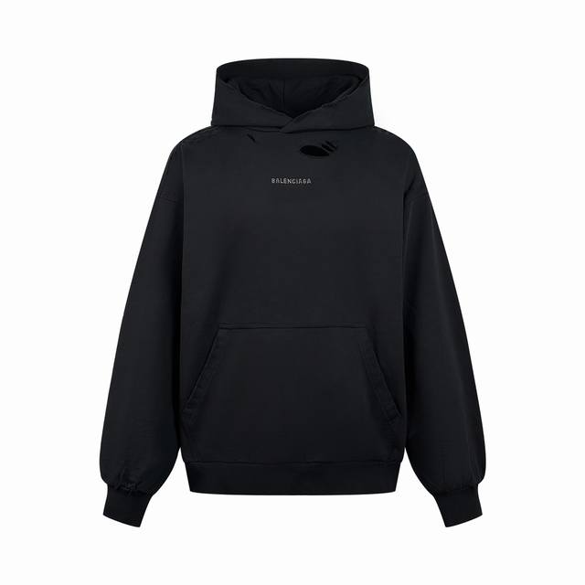 Balenciaga 烫钻连帽破洞卫衣 定制双股纳米水洗大卫衣智感绒料 质感十足 舒适贴肤 纯黑基调 奠定百搭基调 饰以Balenciaga 烫钻标识点缀 增添