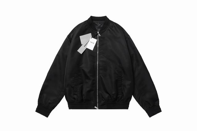 Dior Ss23 飞行员刺绣外套夹克 男女同款 码数：Xs- L 原版定制高缩丝尼龙面料，手感柔软厚实，独立开模高成本上下拉五金拉链及五金暗扣，字母Logo采