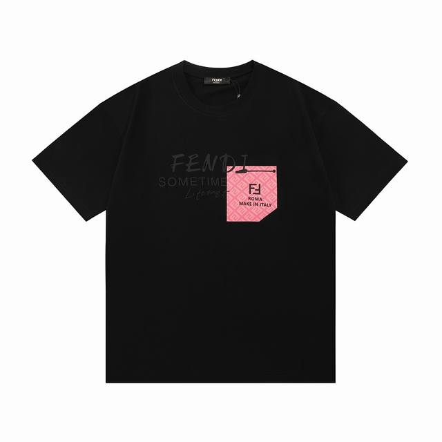 Fendi 芬迪 2025新款 立体凸胶字母Logo 男女同款 短袖T恤 定制260克100％双纱纯棉面料 定染32支双股螺纹 领标吊牌主唛三标齐全 颜色：黑色