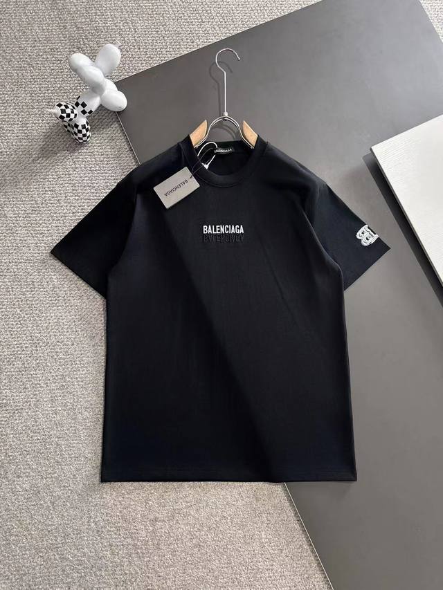 Balenciaga* 2025春夏款上新 原高版本 巴黎世家 面料采用260克高密度纯棉 不变形 不缩水 工艺介绍：袖口万针双B刺绣＋前幅黑白双拼字母刺绣 颜
