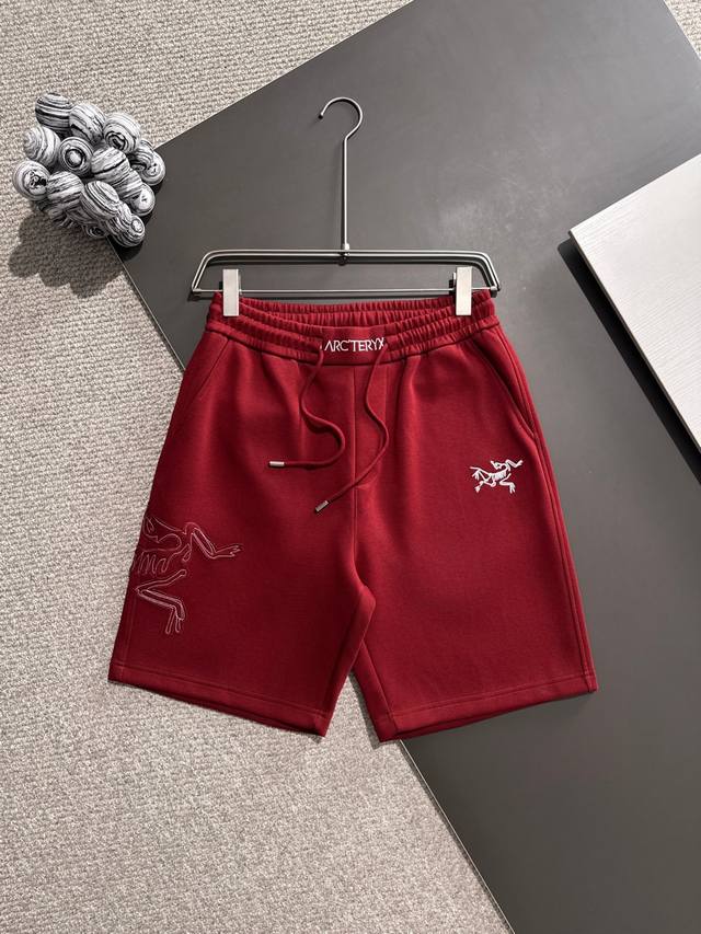 Arc'teryx* 市场独家品质 爆款 2025夏款裤子上新 原高版本 始主鸟 面料采用350克高密双面华面定制面料 不变形 不缩水 立体垂感爆表 工艺介绍：