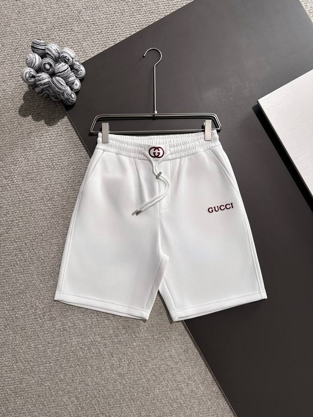Gucci* 市场独家品质 爆款 2025夏款裤子上新 原高版本 古驰 面料采用350克高密双面华面定制面料 不变形 不缩水 立体垂感爆表 工艺介绍：前幅后幅采