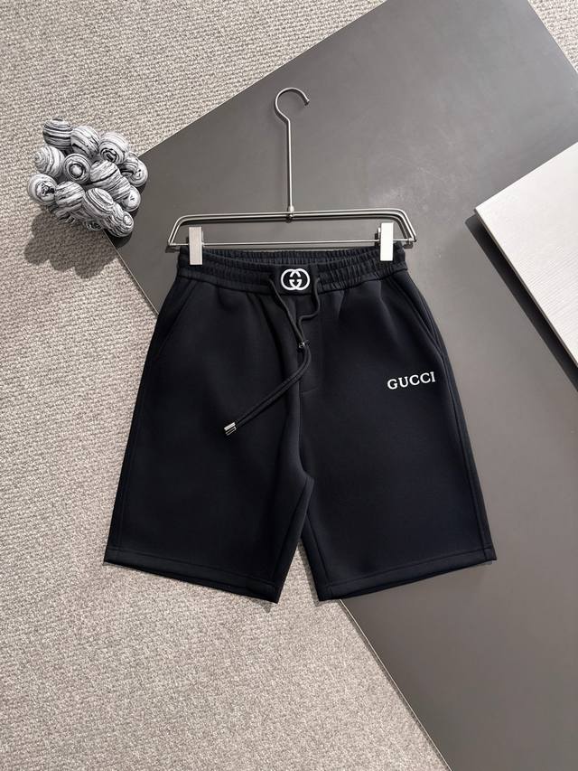 Gucci* 市场独家品质 爆款 2025夏款裤子上新 原高版本 古驰 面料采用350克高密双面华面定制面料 不变形 不缩水 立体垂感爆表 工艺介绍：前幅后幅采