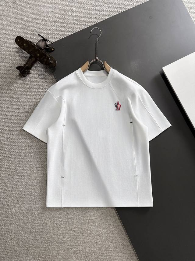 隔天出货 高版本 Moncler 蒙口 25Ss春夏新款高定T恤 意大利进口机器制造 真正做到顶奢高品质 闭眼入的款 精梳重磅的面料 高强度高克重面料掂起来手感