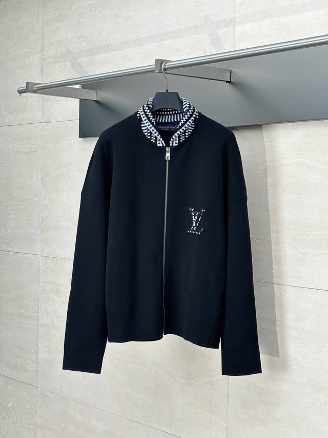 Lv* 路易 25Fw新款格纹衣领有机棉针织飞行员夹克外套 Size：S M L Xl