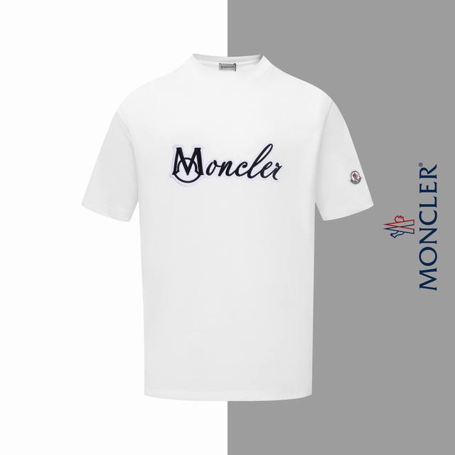 款号#Z204 蒙口贴布刺绣字母小标圆领短袖 Moncler官网一致款式 面料：32支双纱280克纯棉面料 同缸同色织染螺纹 颜色一致 工艺：进口机器贴布刺绣经