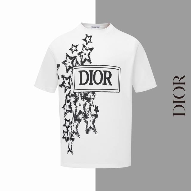 款号#Z193 迪奥渐变五角星字母涂鸦圆领短袖 Dior 官网一致款式 面料：32支双纱280克纯棉面料 同缸同色织染螺纹 颜色一致 工艺：进口机器白墨直喷印花