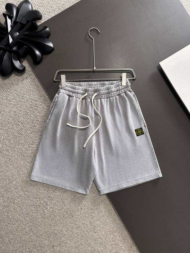 隔天出货 高品质 Stone Island 石头岛 2025春夏新款松紧带休闲净色宽松短裤，裤脚下摆二本针锁边，针脚细密牢固，专柜定制面料 透气舒适度高，细节无