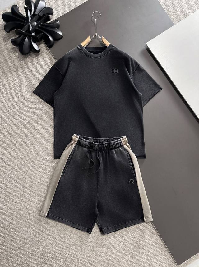 隔天出货 Balenciaga 巴黎世家 高品质 2025春夏新款休闲重工套装 独家Yb开发！高版出品！外单客供进口定制面料 透气舒适度高，细节无可挑剔，品牌元