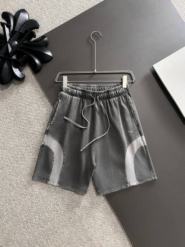 隔天出货 高品质 Arcteryx 始祖鸟 2025春夏新款高定松紧带休闲拼色宽松短裤，意大利进口机器制造，裤脚下摆二本针锁边，针脚细密牢固，专柜定制面料 透气