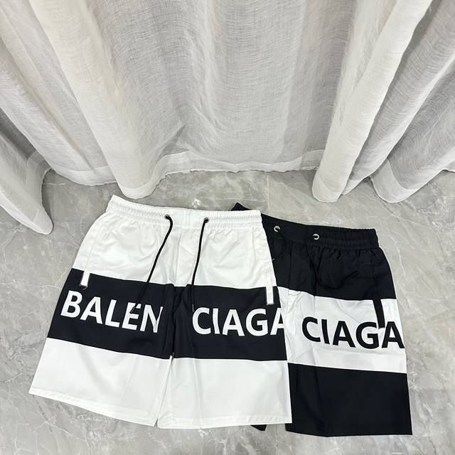 全年补货不下架 Balenciaga巴黎世家拼接休闲沙滩短裤 图片由手机像素拍摄 任何Ps 经典格纹速干五分裤，男女同款，面料为客供聚酯纤维材质、耐脏抗皱，最适