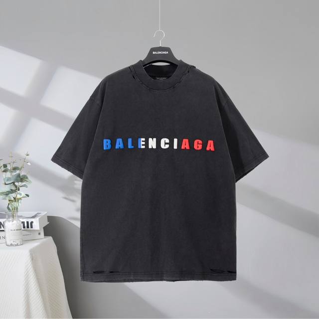 B186# 市场顶级品质 Balenciaga 巴黎世家2025Ss 立体字母发泡印花磨破做旧短袖T恤 印花采用进口胶浆发泡印花工艺 市场顶级的质量 官网品质