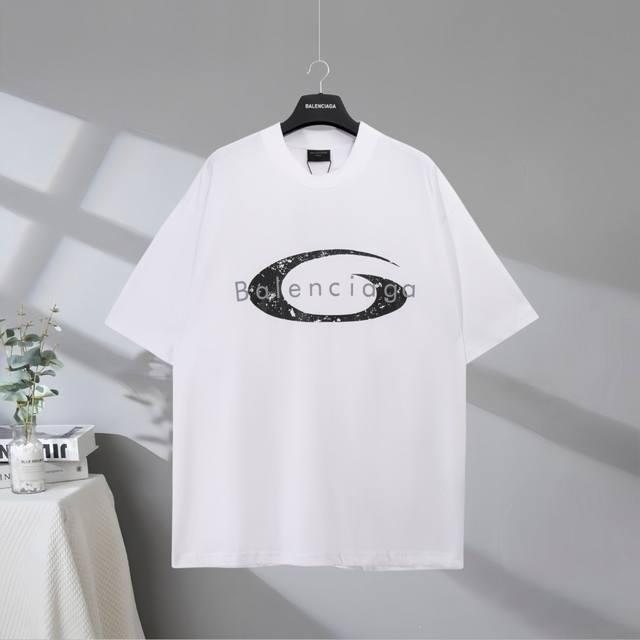 B173# 市场顶级品质 Balenciaga 巴黎世家2025Ss 经典微标艺术龟裂字母印花短袖T恤 印花采用进口椭圆机胶浆工艺 市场顶级的质量 官网品质 罗
