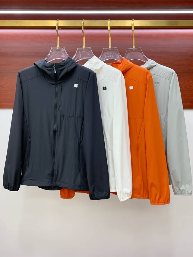 可隆Kolon Sport 官网同款功能性面料薄款防晒服外套 内网纱拼接 隐藏式口袋 具有防紫外线 防晒Upf80 颜色：灰色 黑色 白色 橙色 码数：S～2X