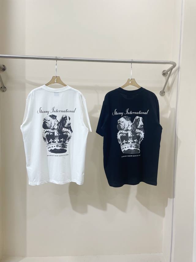 A15# 斯图西 Stussy 春夏系列经典款印花字母Logo 260克双纱面料 宽松版型男女同款 码数：S M L Xl 颜色：黑白两色