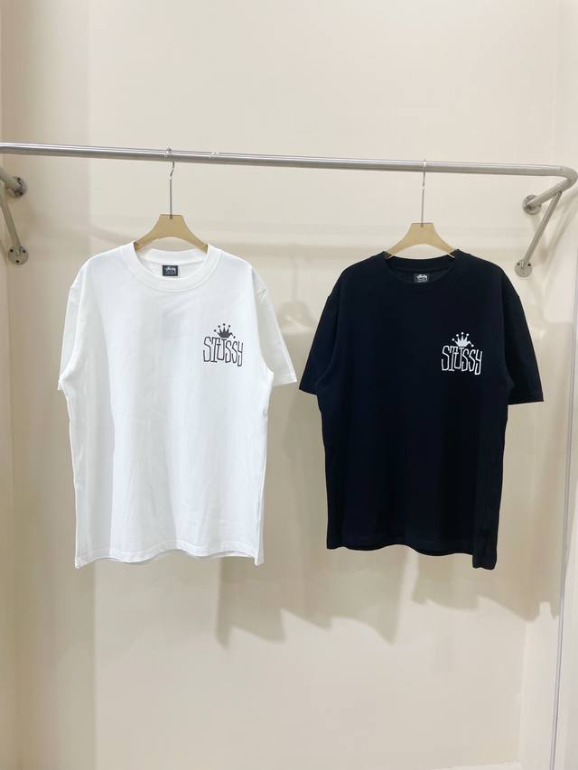 A07# 斯图西 Stussy 春夏系列经典款印花字母Logo 260克双纱面料 宽松版型男女同款 码数：S M L Xl 颜色：黑白两色