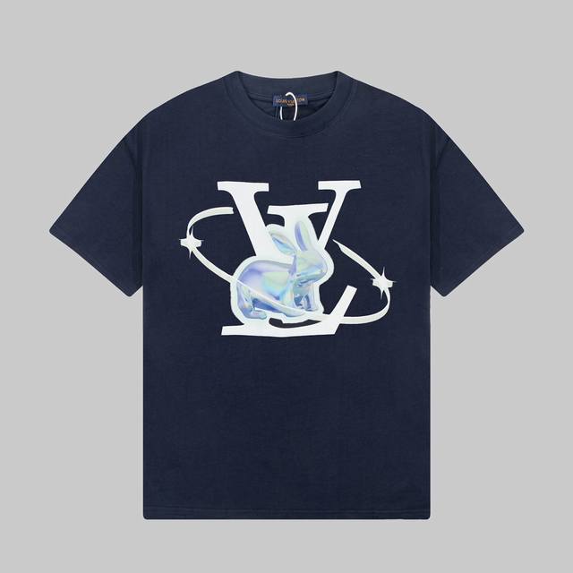 Dl52 Dlv Dlouis Vuitton 路易威登 23Ss兔年系列银环玉兔图案印花金典短袖T恤 定制260克同缸染面料 手感非常舒服 春夏最新砖柜同步