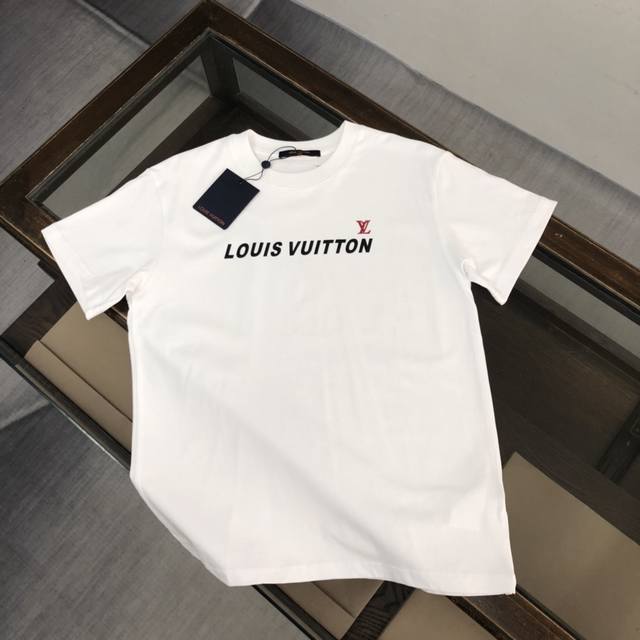 Dl06 Dlouis Vuitton Dlv 路易威登 25Ss夏季新款圆领短袖T恤！270克重磅高端纯棉面料，手感质感都极完美！修身裁剪设计干净利落！时尚又