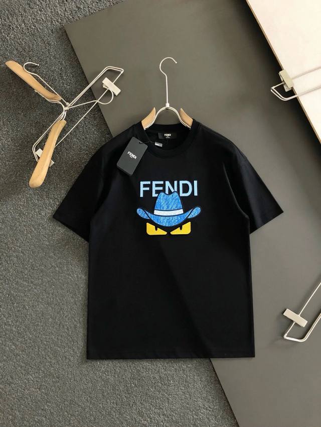 款号:Fd43 Fendi 芬迪 2025夏季新款圆领短袖T恤！ - 260G双纱纯棉顶级面料 手感柔软 百分百纯棉独家出货 定染硫化黑无尘处理面料 -面料：2