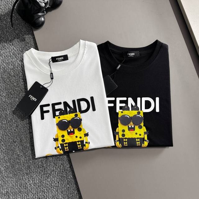 款号:Fd41 Fendi 芬迪 2025夏季新款圆领短袖T恤！ - 260G双纱纯棉顶级面料 手感柔软 百分百纯棉独家出货 定染硫化黑无尘处理面料 -面料：2