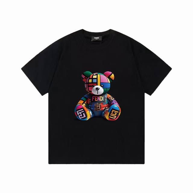 款号:Fd06 Fendi 芬迪 泰迪熊印花字母百搭短袖T恤男女同款 吊牌 领标 水洗唛 三标齐全 260G双纱纯棉短袖 配套320G纯棉罗纹 精美舒适时尚百搭
