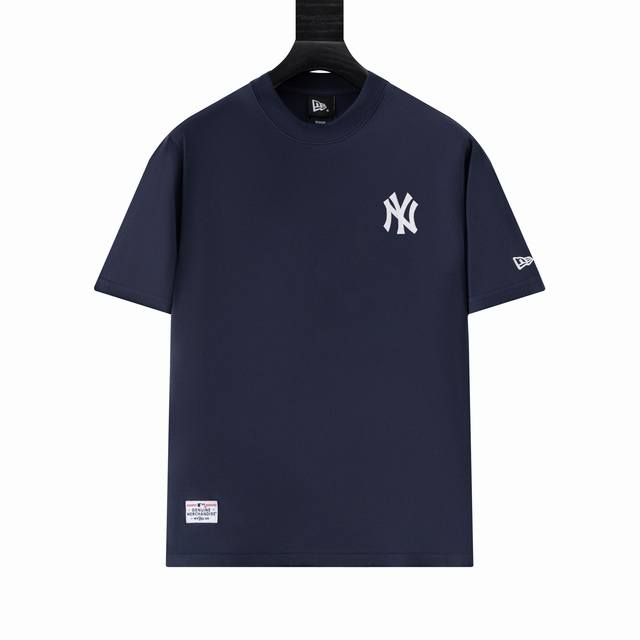 款号Ys117 New Era ×Mlb 纽亦华绣圆领T恤 男女同款，面料260G双纱纯棉！～合身的廓形剪裁，落肩袖设计，简约基础百搭不挑人，上身简洁利落，不起