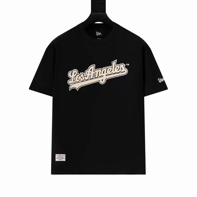 款号Ys114 New Era ×Mlb 纽亦华绣圆领T恤 男女同款，面料260G双纱纯棉！～合身的廓形剪裁，落肩袖设计，简约基础百搭不挑人，上身简洁利落，不起