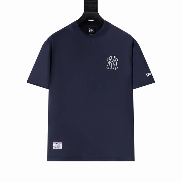 款号Ys116 New Era ×Mlb 纽亦华绣圆领T恤 男女同款，面料260G双纱纯棉！～合身的廓形剪裁，落肩袖设计，简约基础百搭不挑人，上身简洁利落，不起