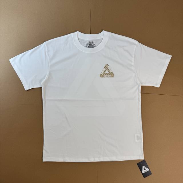 Palace X Gucci联名款 三角短袖T恤 男女同款 黑白色 面料：260G双纱面料，不变型不起球 辅料；全套辅料定制；1:1版本 颜色：黑色 白色 尺码
