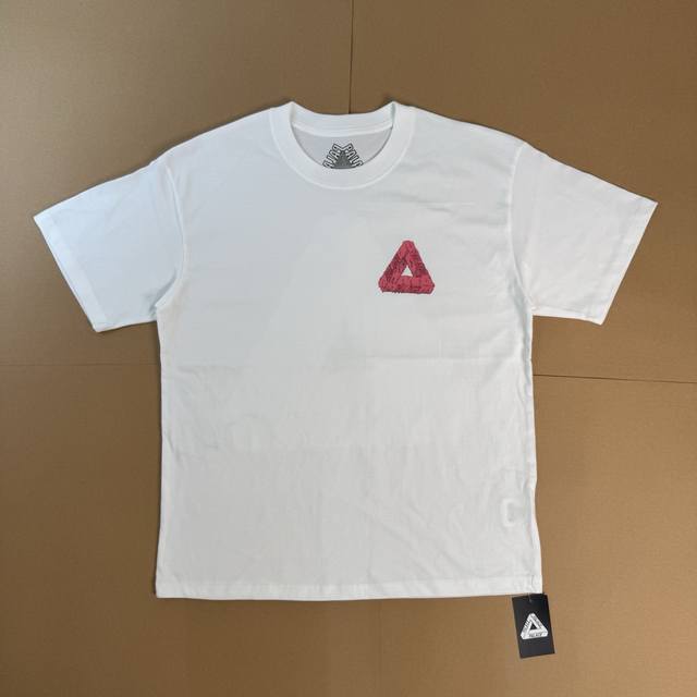 Palace Tri-To-Help 慈善限定三角短袖T恤 男女同款 黑白色 面料：260G双纱面料，不变型不起球 辅料；全套辅料定制；1:1版本 颜色：黑色