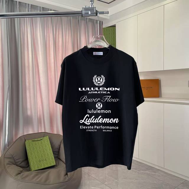 Lulu*露露乐蒙2025夏季新款 个性字母Logo印花 定制面料300G 短袖T恤 男女同款 尺码：S M L Xl Xxl 五个码 颜色：黑色 白色 湖绿色