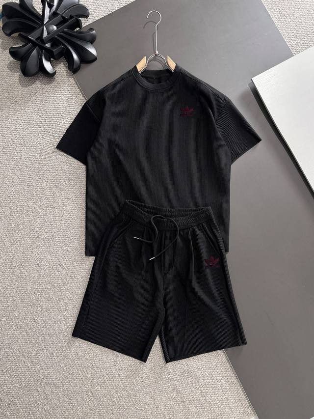 隔天出货 Balenciaga 巴黎世家联名 高品质 2025春夏新款休闲重工套装 独家Yb开发！高版出品！外单客供进口定制面料 透气舒适度高，细节无可挑剔，品