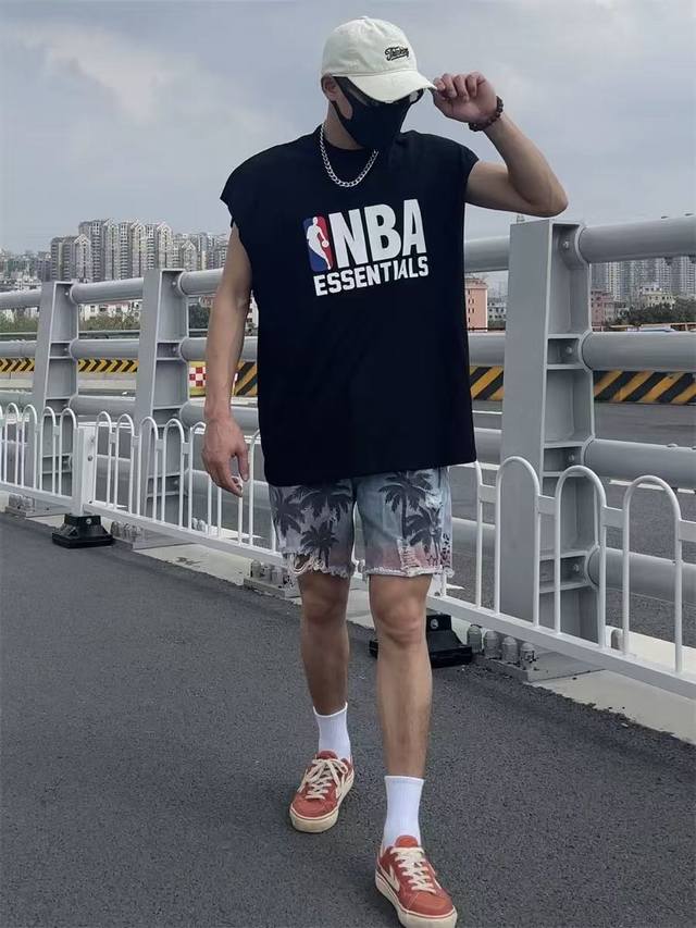Fog-567# Essentials联名款立体印花重磅Nba明星同款美式纯棉短袖宽松T恤黑色、灰色 S-Xl