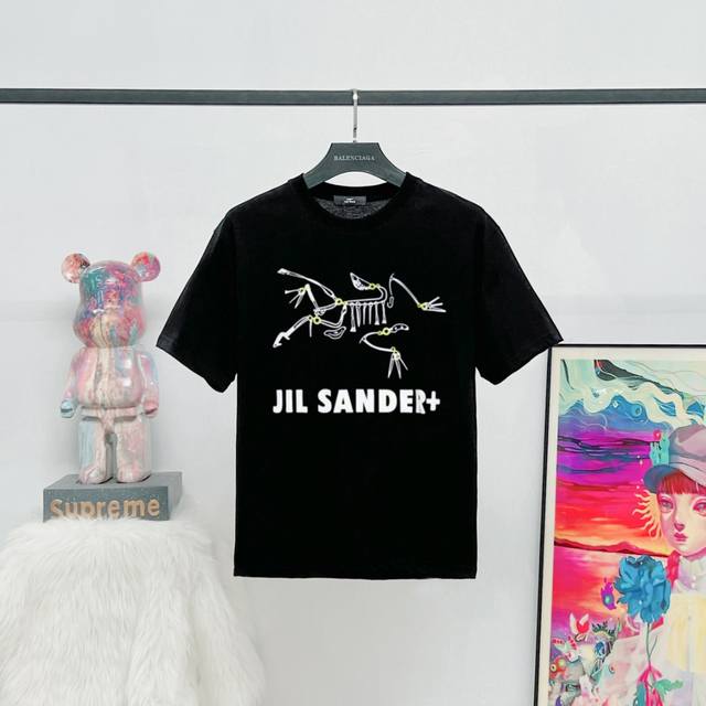 款号：S54 Arc'teryx Jilsander始祖鸟短袖 夏季新款始祖鸟联名 Jil品牌字母Ogo印花 250克精梳棉圆领短袖T恤 男女同款 颜色：黑色