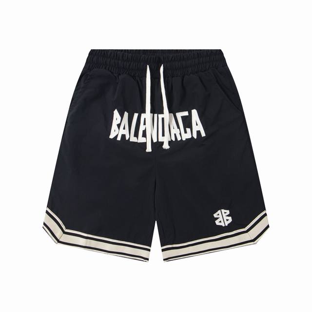 上新： 款号：B023 Balenciaga巴黎世家新款字母刺绣Logo织带短裤情侣款五分裤 1采用高精度酷丝绵精梳面料，清爽丝滑透气 告别厚重感，上身超级有型