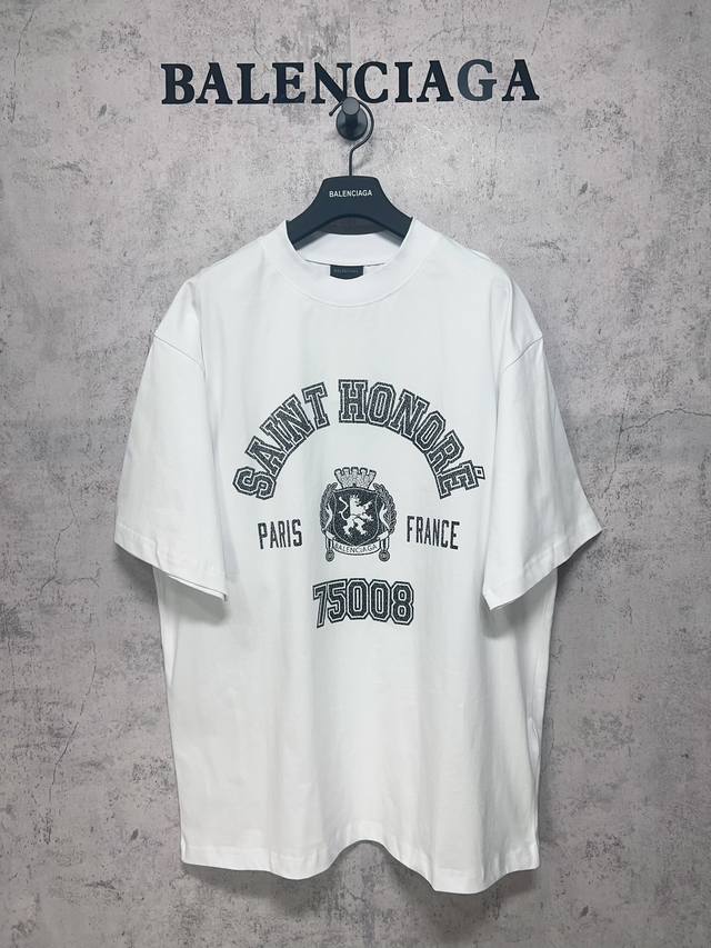 Balenciaga巴黎世家顶级版本1:1 官网品质 Saint Honore英文曼巴渐变印花短袖T恤 面料 颜色 官网同步 克重：260G 高密度网点印花工艺