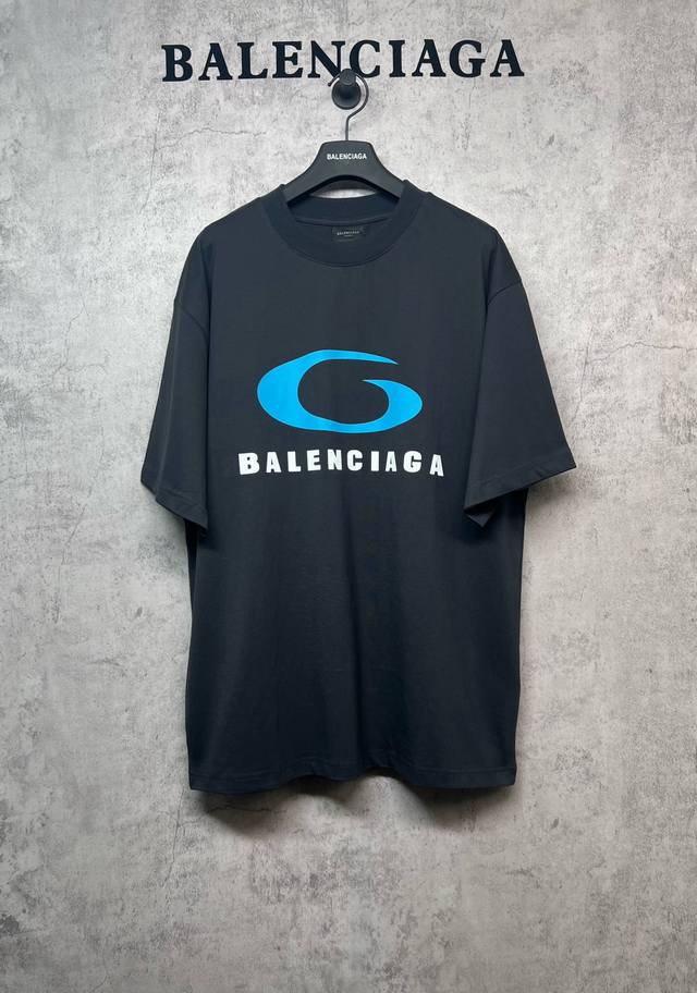 Balenciaga巴黎世家顶级版本1:1官网品质 蓝环圈印花圆领短袖T恤 标准的印花技术，纯棉柔软面料，对色定染面料，超精细平网印花工艺 面料260G双纱精梳