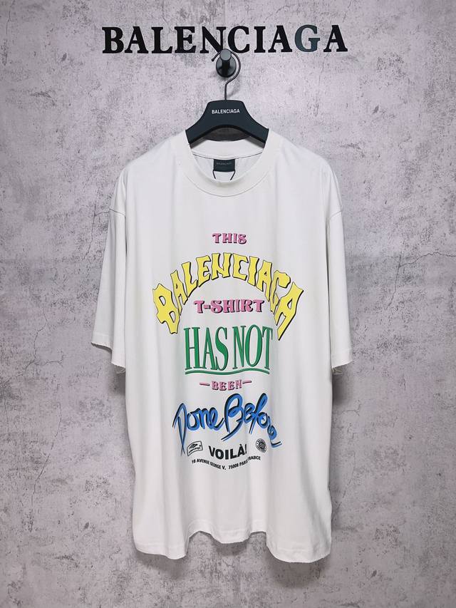 Balenciaga巴黎世家 顶级版本.官网品质 比恩发泡印花短袖T恤克重260G。正面饰以Not Been Done艺术作品印花，强牢度防升华多色绒面发泡浆印