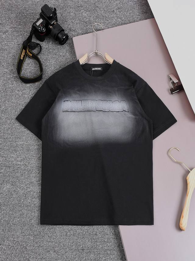 Bal 巴黎 甄选260克定制面料 顶级品质 手工喷绘＋立体绣花工艺 男女同款 尺码 S M L Xl Xxl 五个码 颜色 黑色 白色