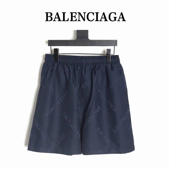 Balenciaga 巴黎世家 25Ss 满印暗纹提花短裤 独家定织铜氨纤维混纺面料 坯布提花做满印标语图案 小缸定染后手工裁片 完美拼接字母对位效果 细节拉满