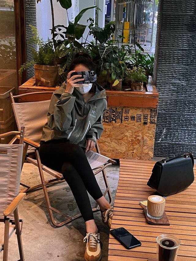 Arc Teryx Alpha Sv 幽雾绿Jacket-Mens始祖鸟 Sv第六代Gtx户外防水硬壳向导级冲锋衣机能风拉链夹克 始祖鸟，加拿大户外服饰品牌，外
