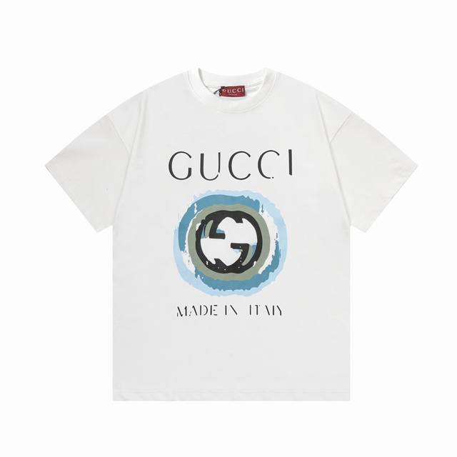 Gucci 古驰 手绘涂鸦双G字母Logo标识精致升级，灵感源自八十年代复古 原版面料 官方同款 短袖T恤 定制310克同缸染面料 手感非常舒服 春夏最新砖柜同