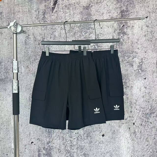 2031 挂拍 Adidas 三叶草经典标刺绣工装短裤 立体精致夏季新款户外运动休闲宽松工装短裤 高性价比款、丝毫不影响透气，格纹布更耐磨防撕裂宽松的工装风格，