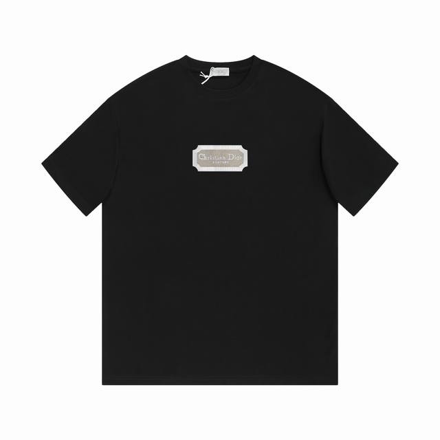 高品质 Dio* 印花短袖Tee26支280克全棉面料定制原版面料，秋冬打底最佳 舒适感极高，全手工缝制领标，根据Z细节调整后采用极细的万针刺绣，采用日本进口机