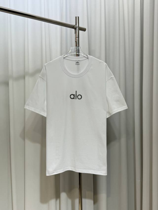 Alo镭射裂纹字母Logo男女同款短袖T恤 定制270克100％双纱纯棉面料 定染32支双股螺纹 领标吊牌主唛三标齐全 尺码：S M L Xl