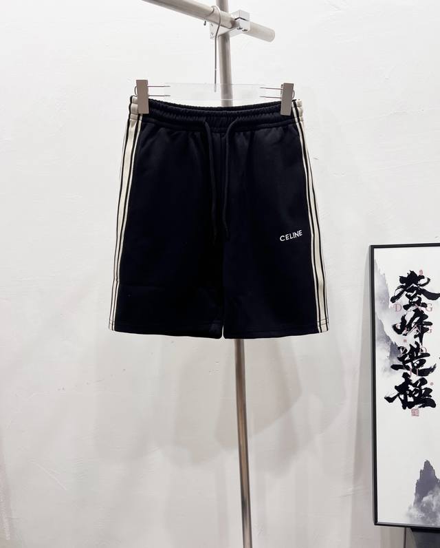 款号：Df62# 塞琳Celine 经典侧边织带字母Logo情侣短裤 面料选用夏季高克重精密透气面料 经典的Logo设计 前后口袋均有版型设计非常完美 内里全方
