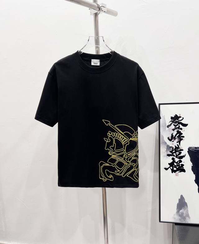 款号：Df83# 巴宝莉 Burberry 战马镂空绣花情侣款短袖T恤 正儿八经280克纯棉双砂面料 所有面料均已提前做过缩水 品质第一 所见即所得 不会洗一次